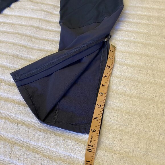 Outdoor running pants; elasticized drawstring waist; Adidas brand - Picture 13 of 15